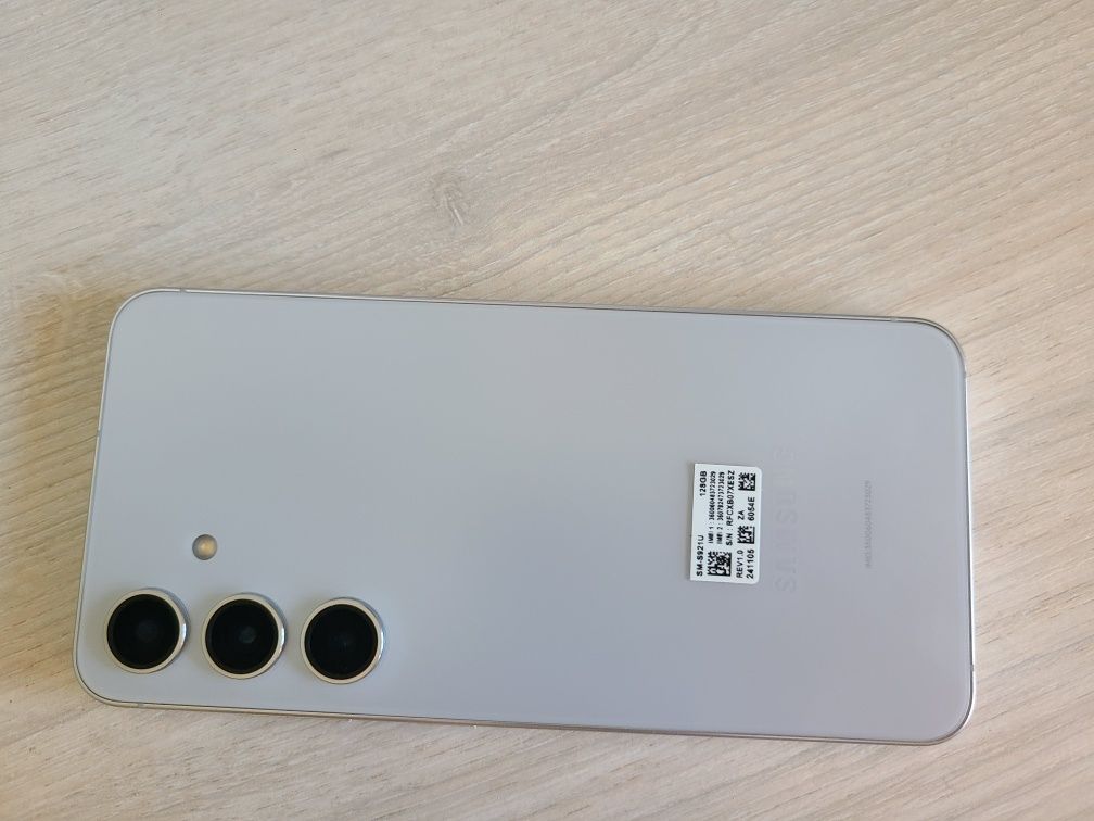 Samsung Galaxy s24 128gb s921u sim+esim під оператором