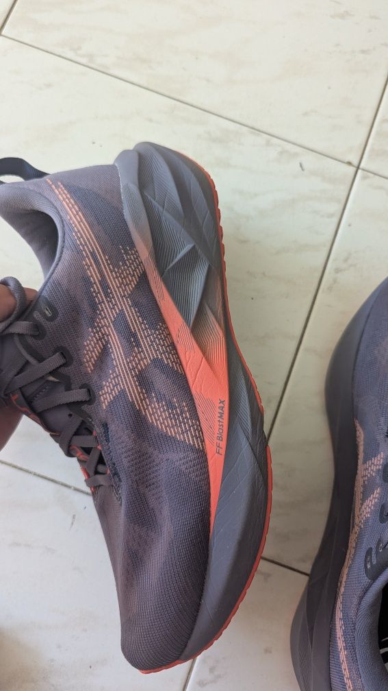 Asics Novablast 5