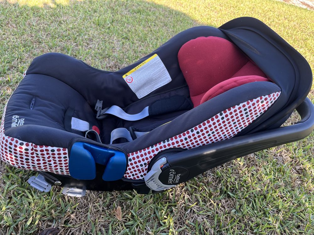 Ovo-Britax-Rommer e base Isofix