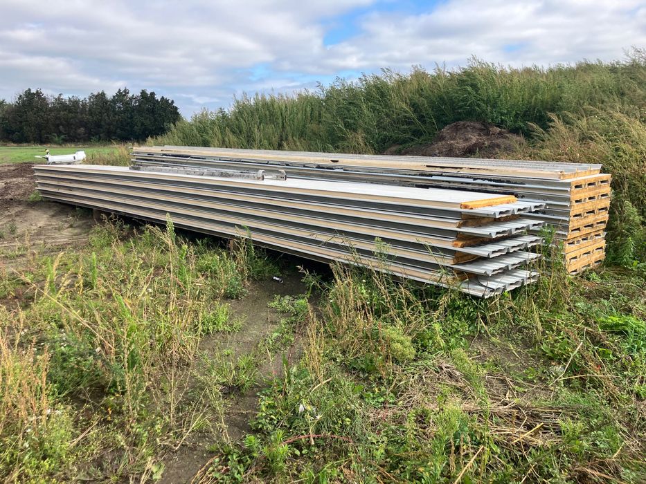 Płyta warstwowa obornicka grub 60 mm  11,2 m  długie 80 m2 używana