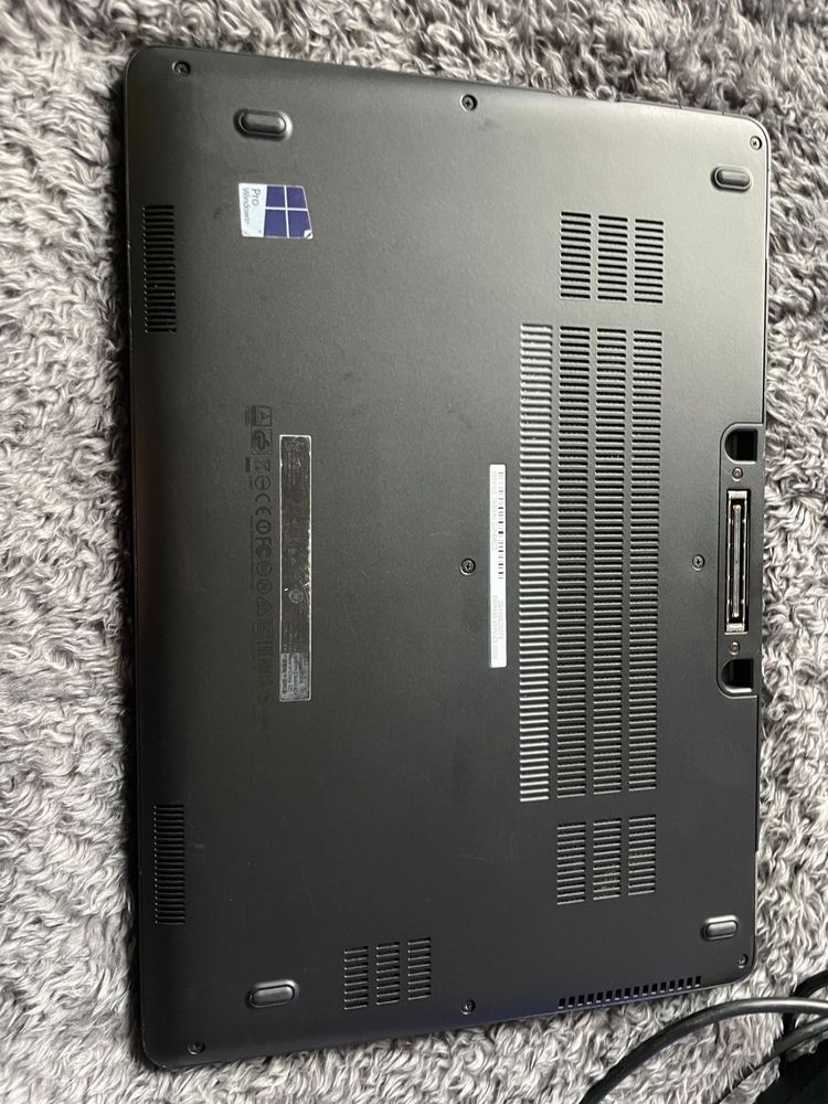 Dell ultrabook.  I5 SSD Windows 10 Super stan