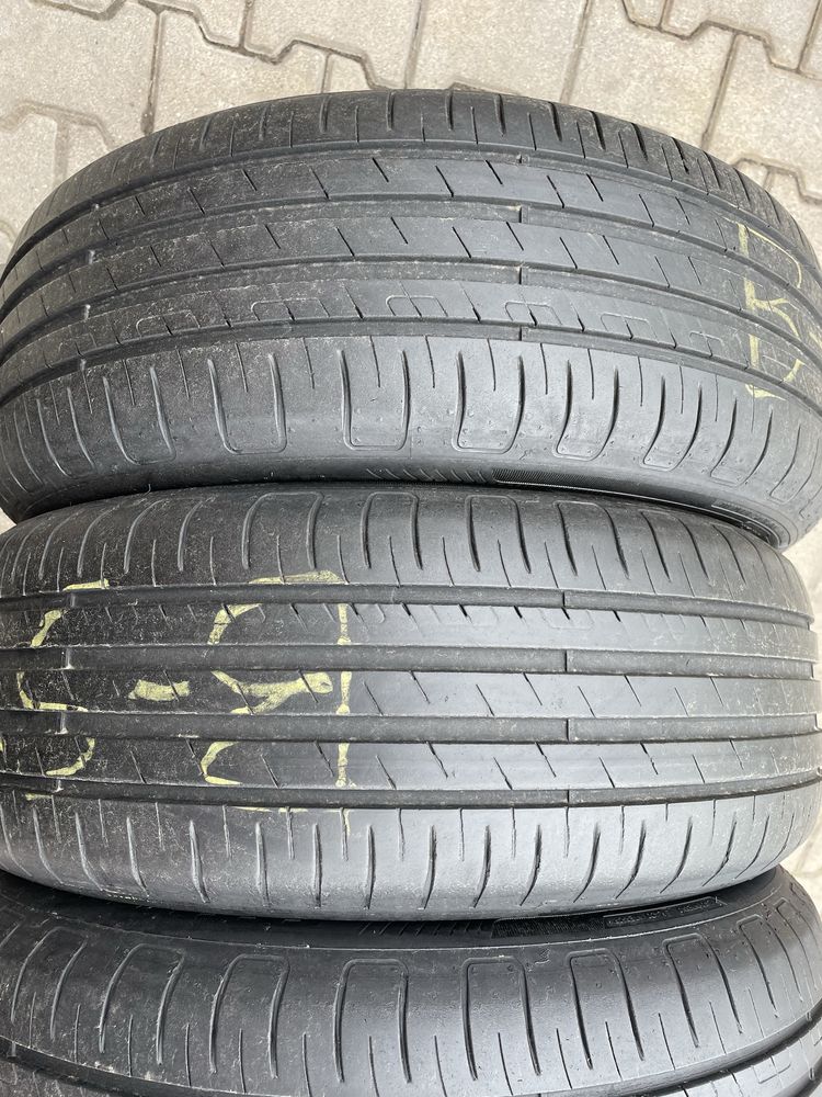 Opony 215/55/17 goodyear letnie w bardzo dobrym stanie