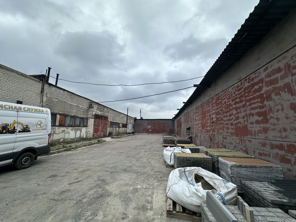 Продаж складських та виробничих приміщень м.Підгородне.