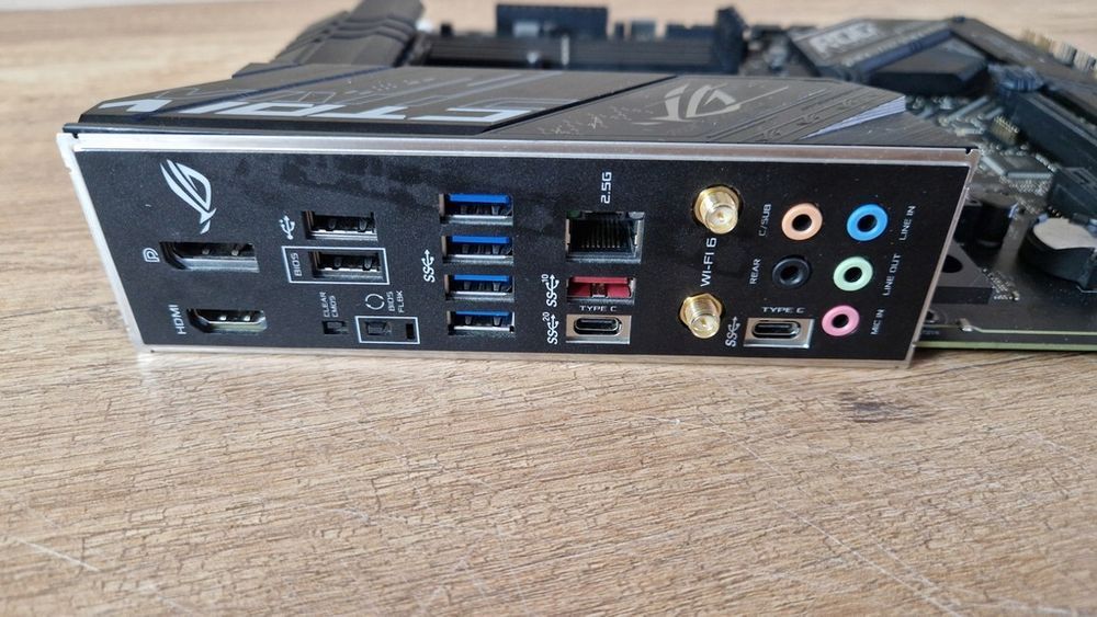 Płyta główna Asus ROG Strix B660-F Gaming WiFi  box gwarancja