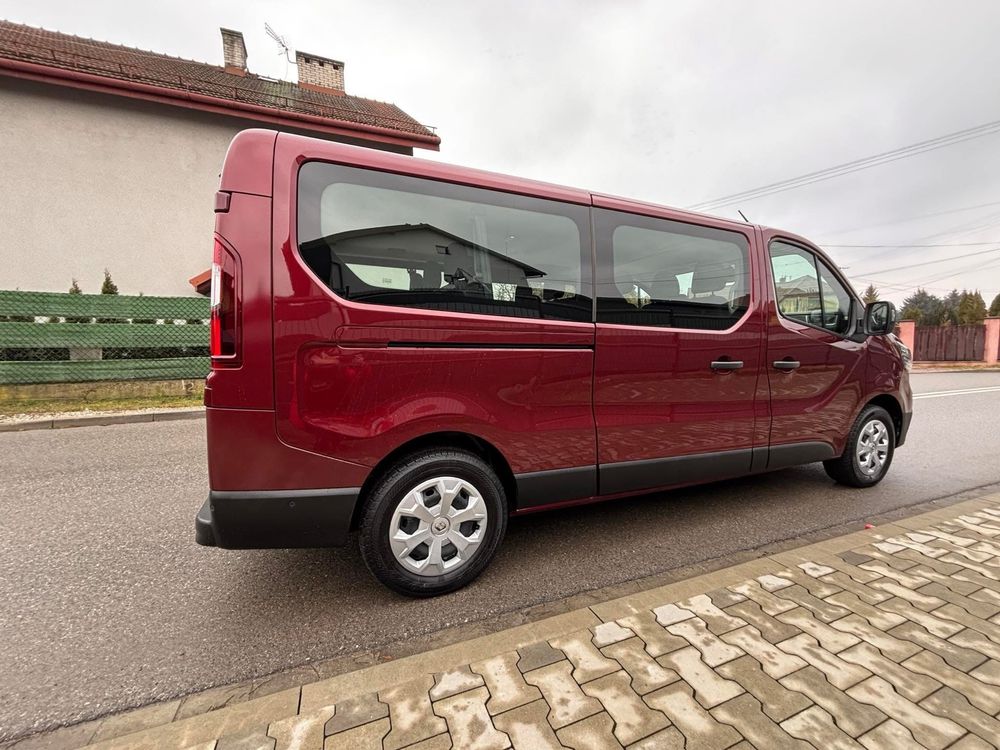 AUTOMAT 9 - osobowy Renault Trafic