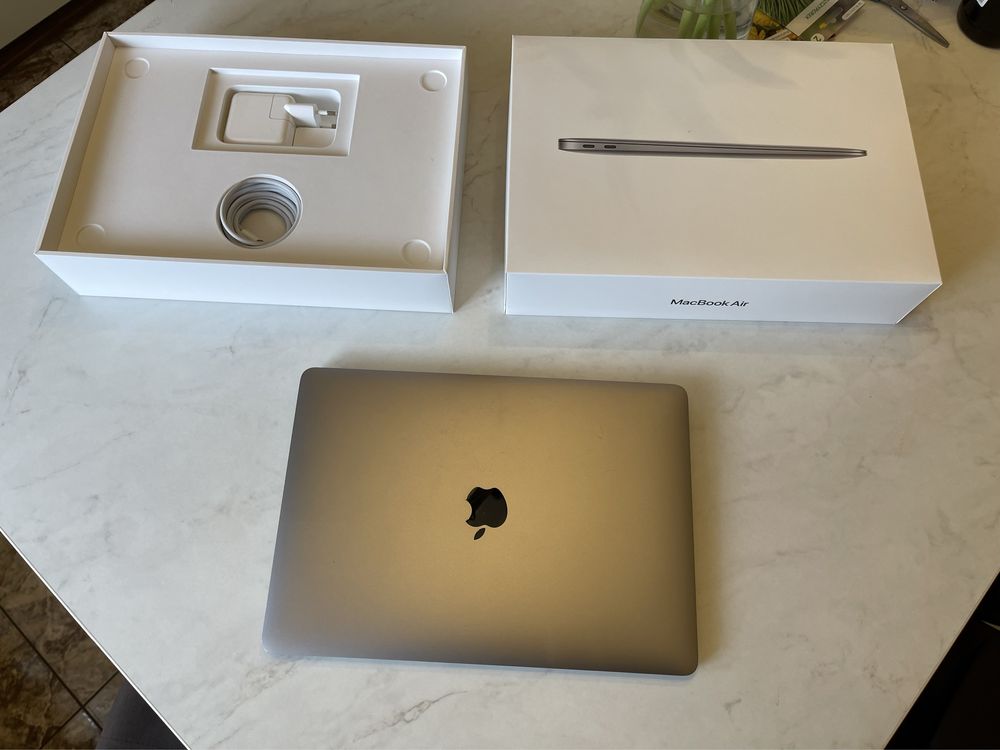 MacBook Air M1 Space Grey komplet