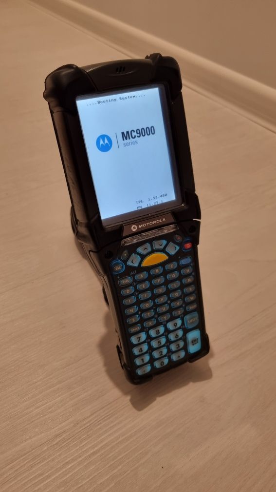 Czytnik kodów kolektor Motorola MC9090 zestaw