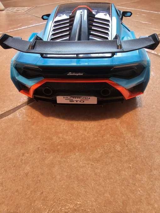 Auto zdalnie sterowane Lamborghini Huracan Sto RASTAR *jak nowy*