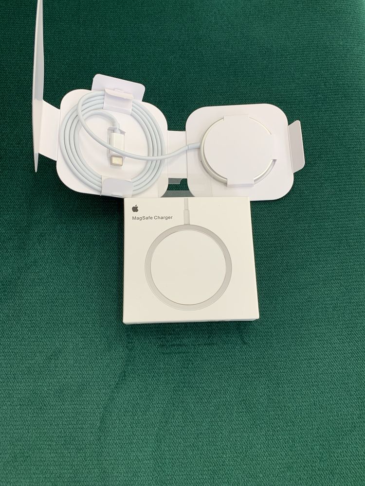 Zestaw ladowarka undukcyjna i ladowarka USB-C