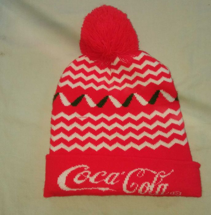 ciepła CZAPKA zimowa, czerwona czapka z pomponem, COCA-COLA, NOWA