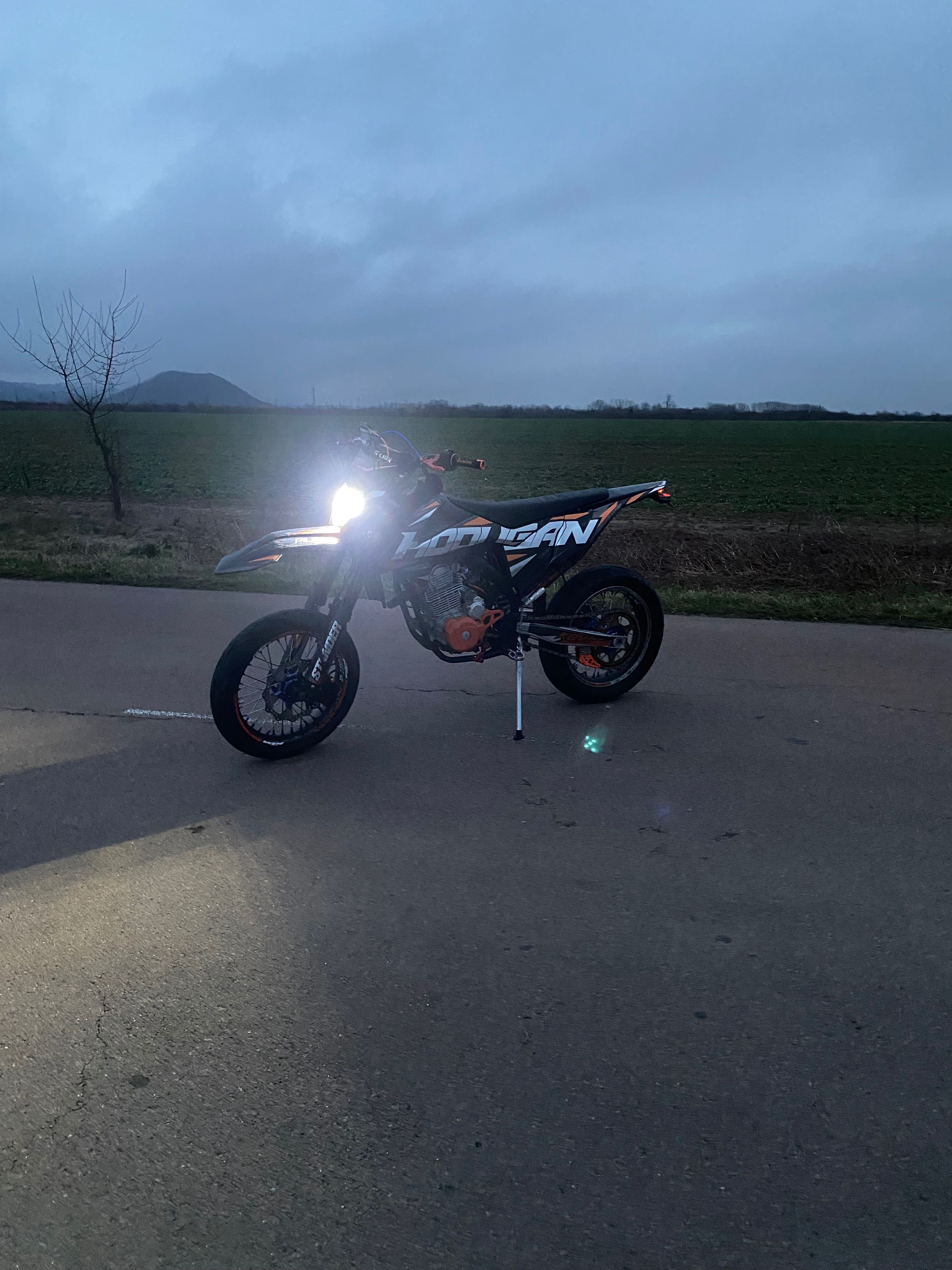Продам Мотард Кові старт 250