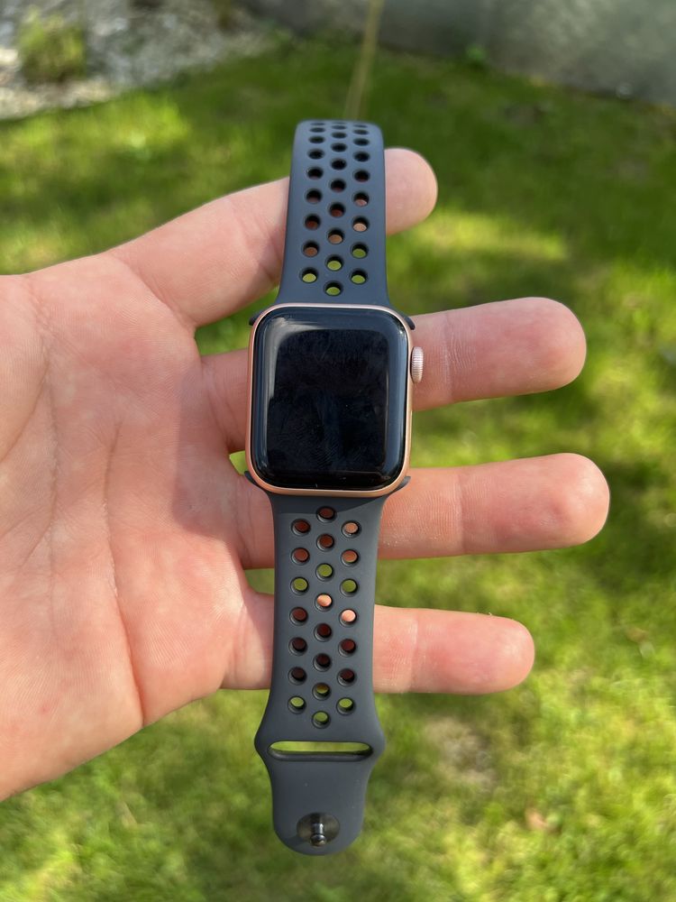 Apple Watch 6 40mm złoty