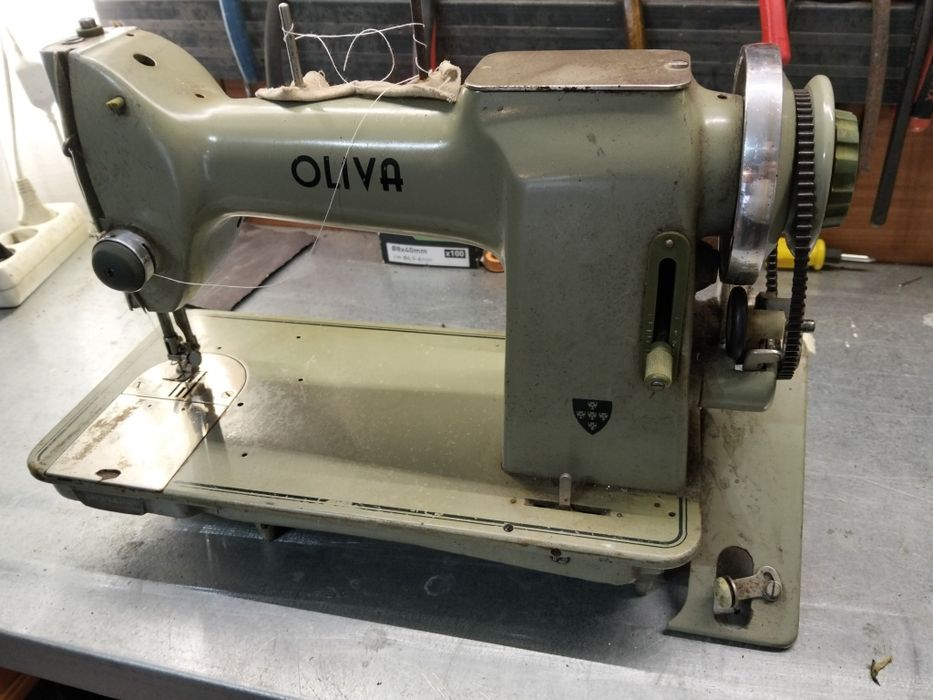 Máquina de costura Olívia