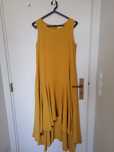 vestido tom mostarda