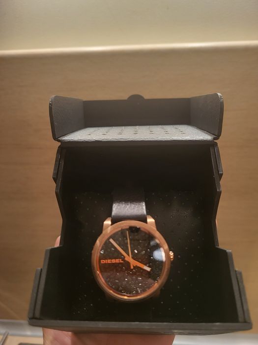 Damski zegarek marki Diesel
