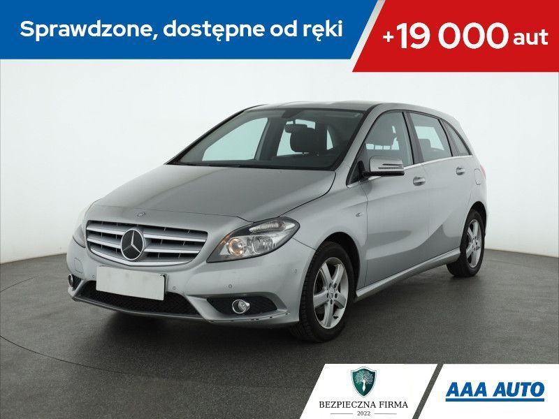 Mercedes-Benz Klasa B B 180, Navi, Klima, Parktronic, Podgrzewane siedzienia