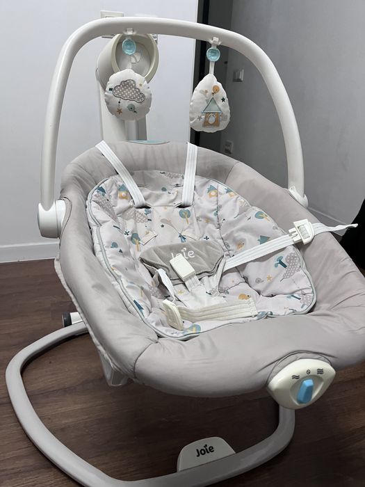 Дитячий шезлонг, заколисуючий центр, каталка, крісло гойдалка