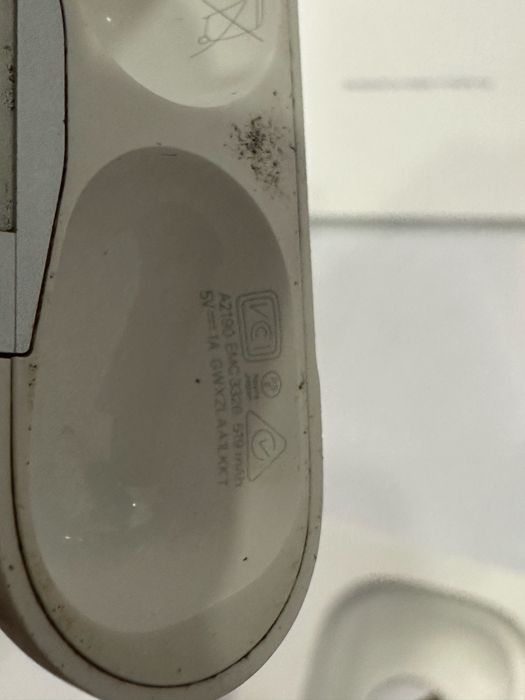 Кейс і лівий навушник. Airpods Pro 1 покоління A2083 A2084 A2190