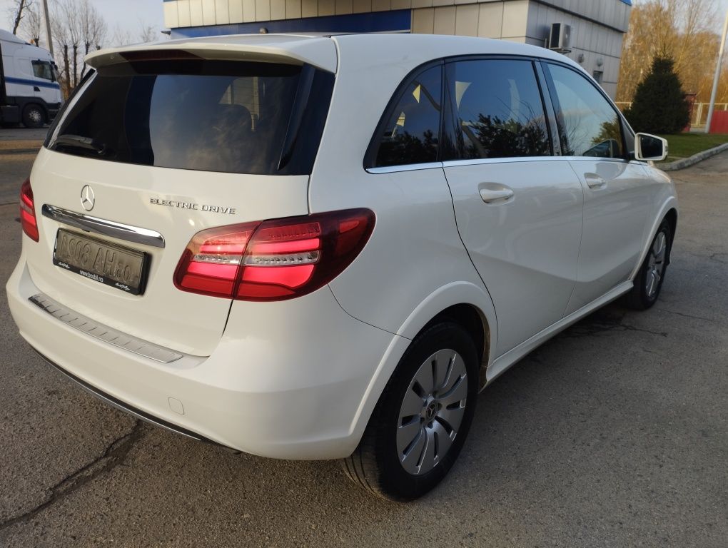 Mercedes B 250 електро 2015 31 kwt