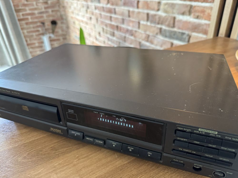 Compact Disc Player Technics SL-P 277a