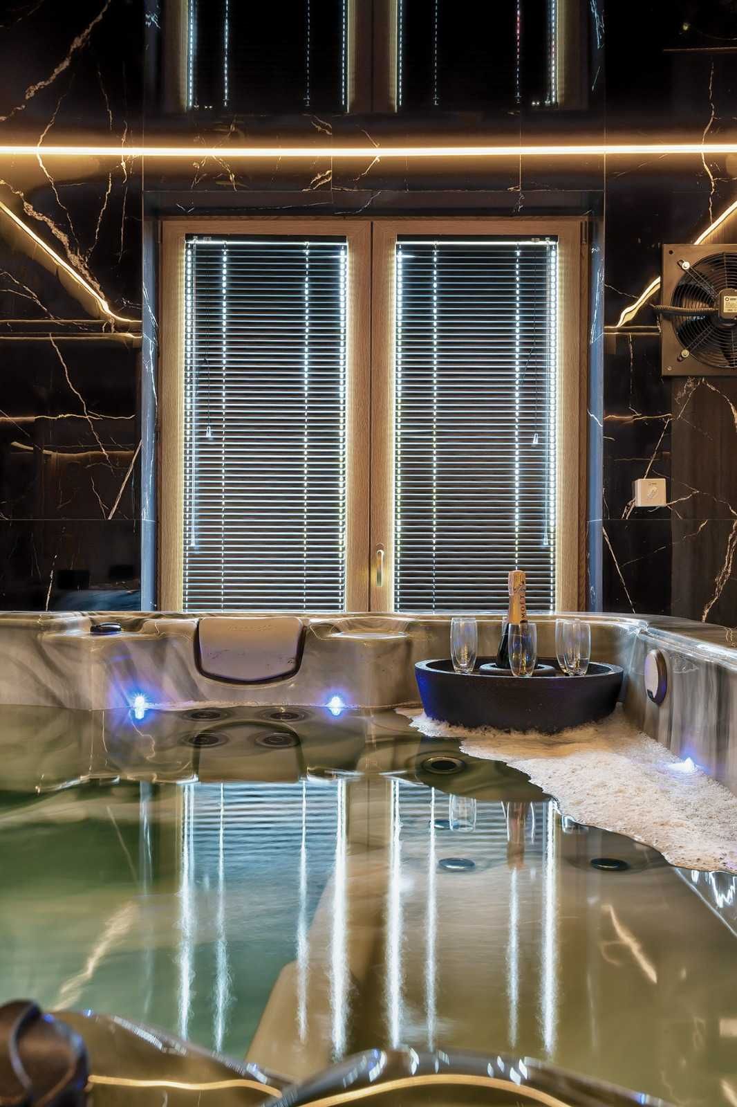 Wanna Jacuzzi Viskan LARKO- Luksusowy hydromasaż dla 6 osób, 26 dysz