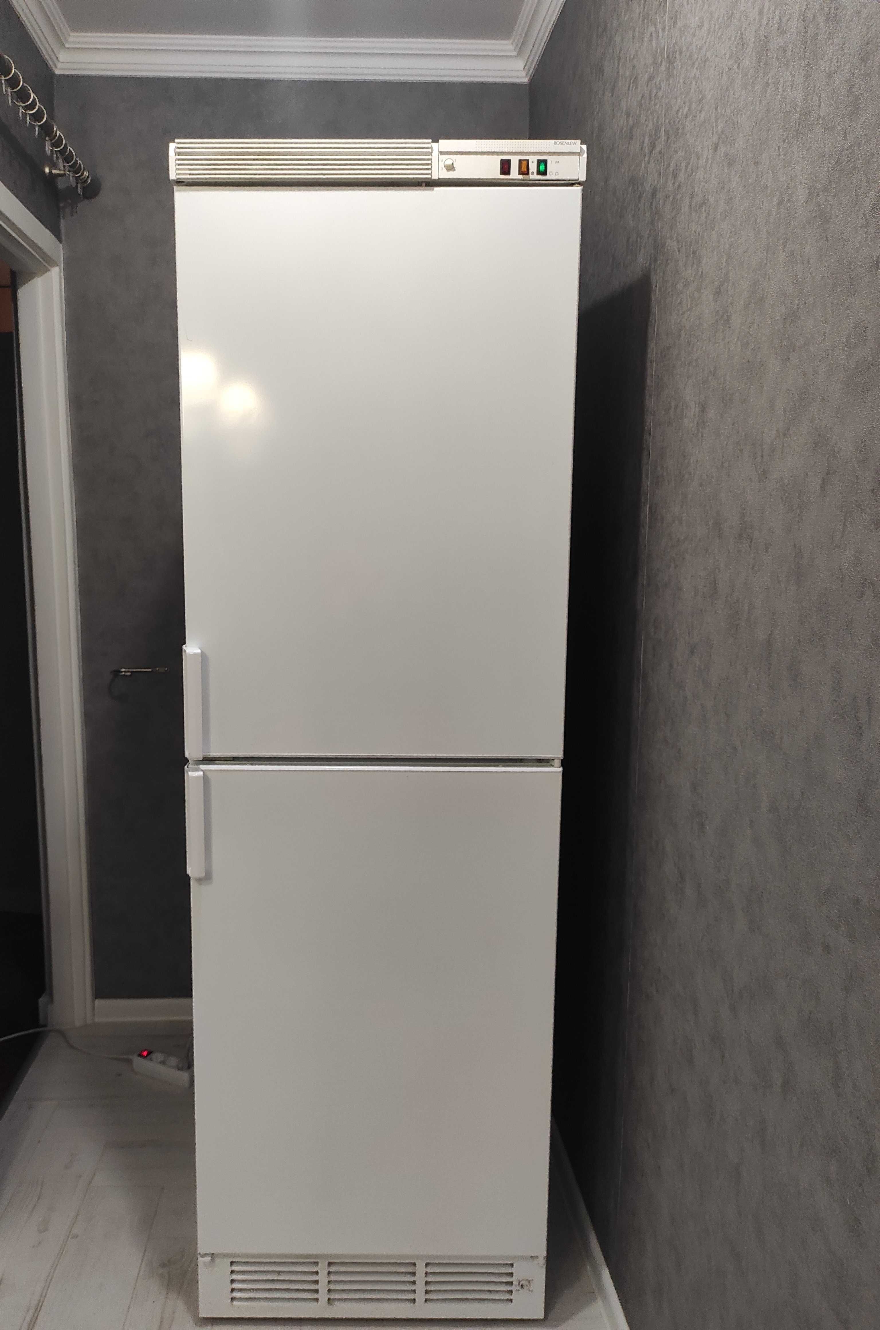 Двухкамерный холодильник Electrolux Rosenlew RJP 346