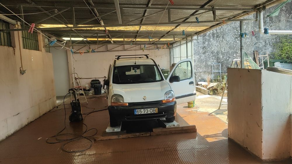 Kangoo 1.9D muito boa de motor encontra se em trabalho