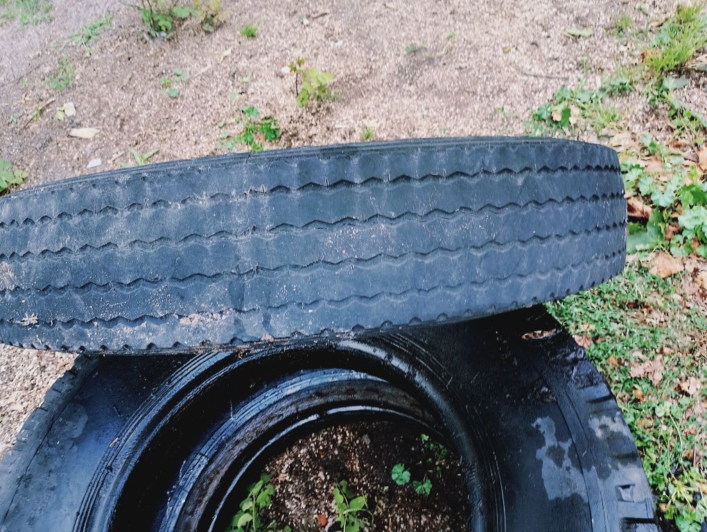 Opony 825 do przyczep