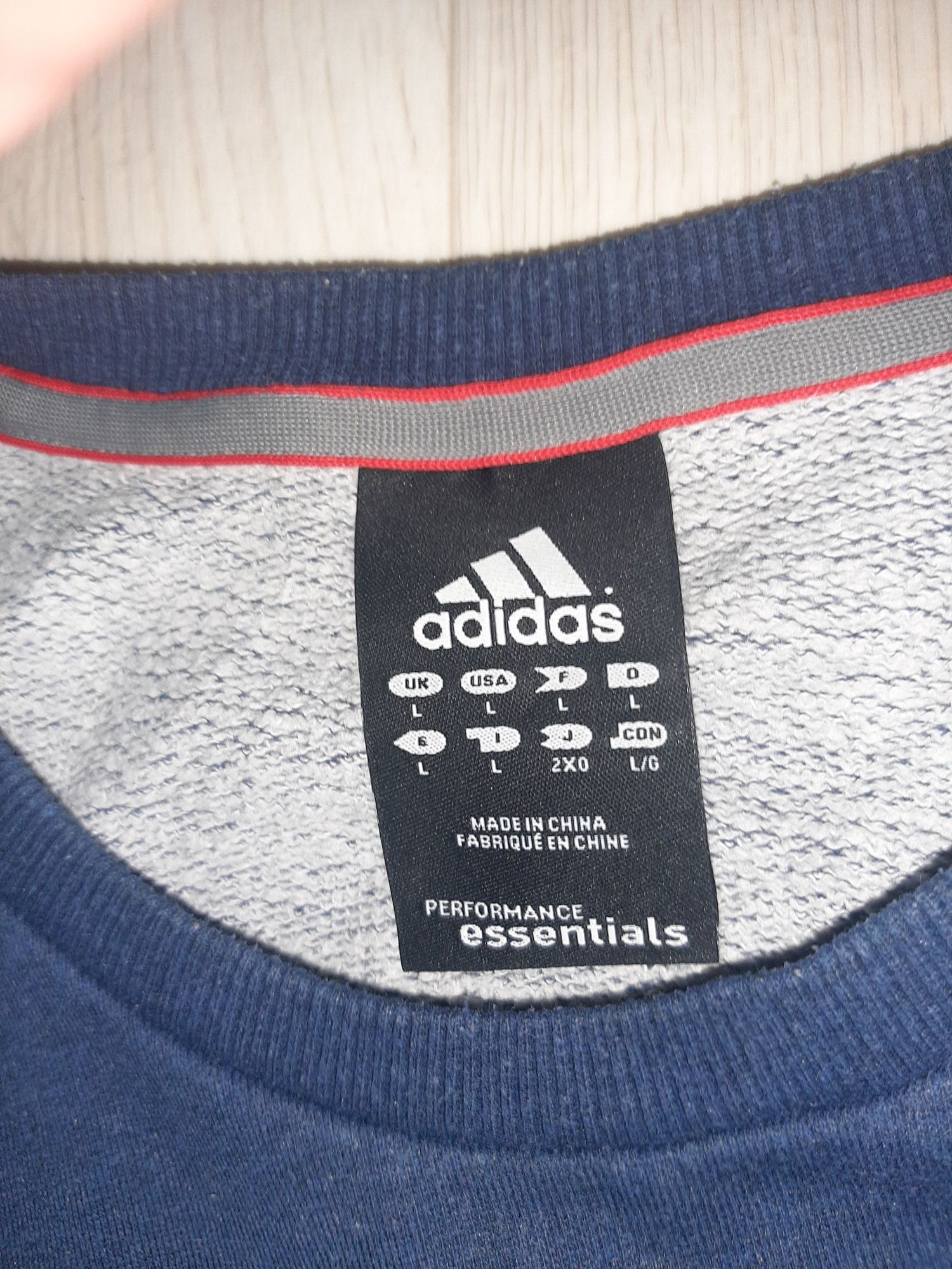 Adidas Essentials vintage, original. Casual, sk8, streetwear.