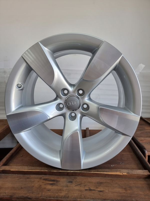 Oryginalne Alufelgi Felgi Audi A5/8t A7 A8 D4 D5/19 Cali 8tb Rotor