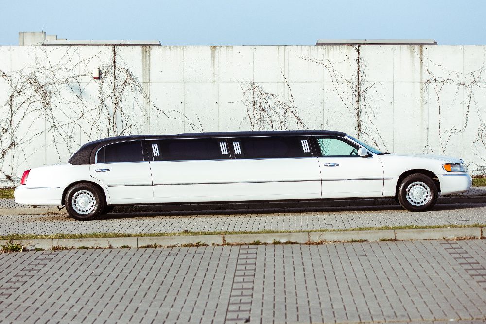 Limuzyna do ślubu, wieczory panieńskie i kawalerskie limuzyna Lincoln