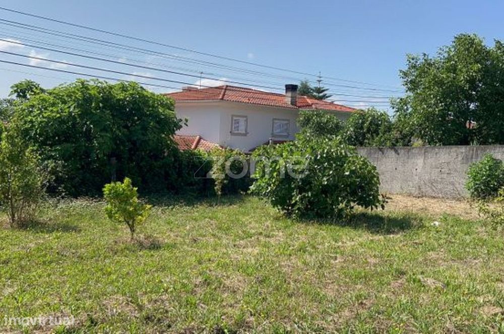 Construa a Casa dos Seus Sonhos em Escariz – Terreno Plano à Venda