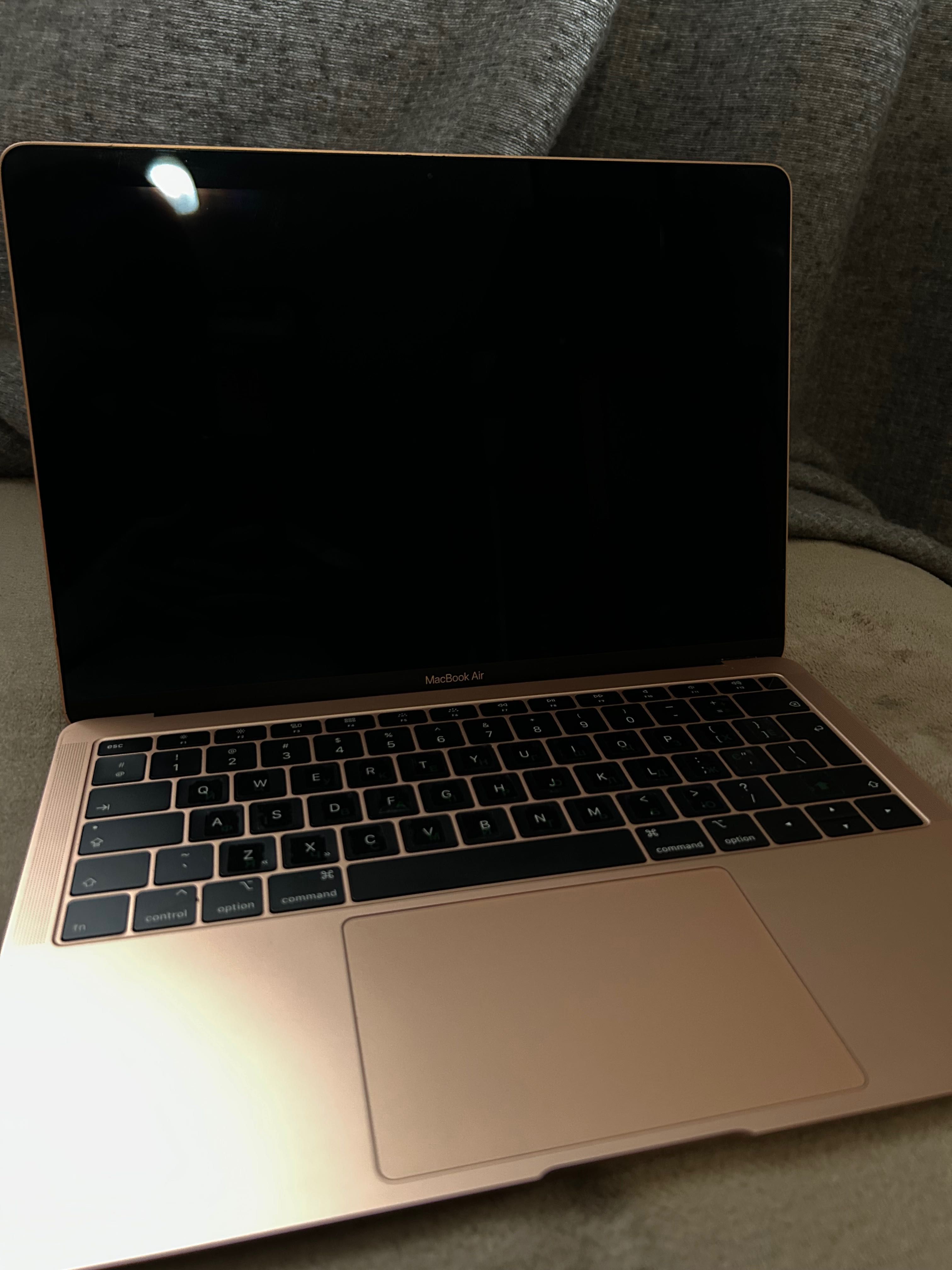 MacBook Air 13” Gold – jak nowy!
