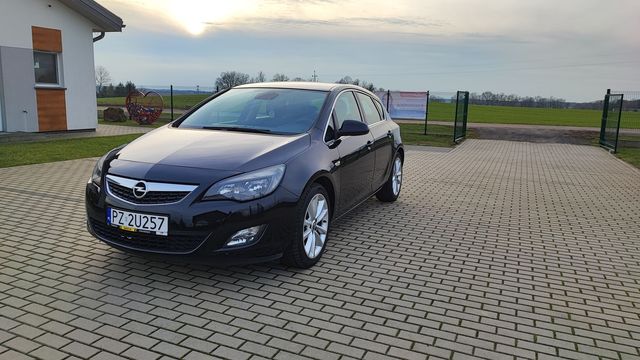 Opel Astra OPEL ASTRA J 1,7 CDTI 110 km