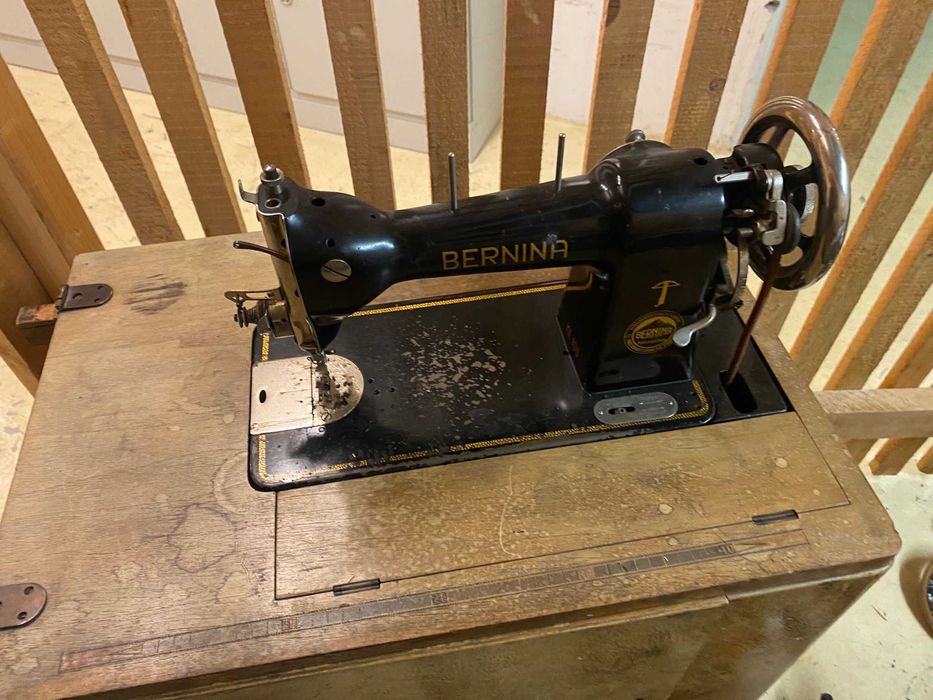 Швейная машинка Bergina Швейцария