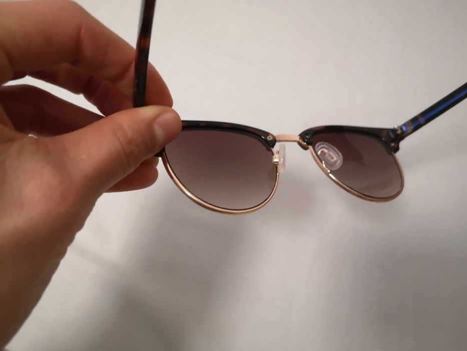 Óculos de sol sem marca