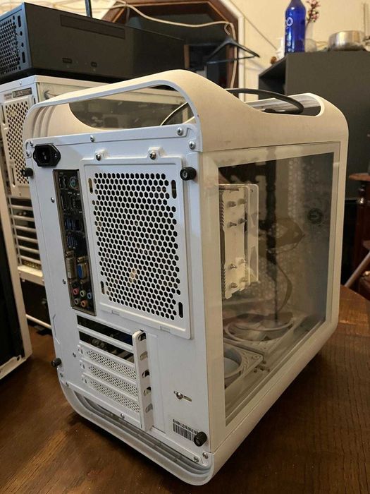 Caixa BitFenix Prodigy M 2022 - Branca