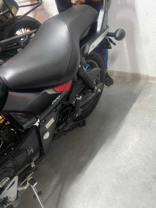 Bajaj Avenger strit cruiser 220 новий