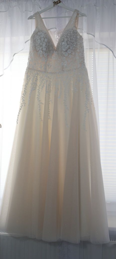 Suknia ślubna | BOHO | 42/44 | Po czyszczeniu chemicznym