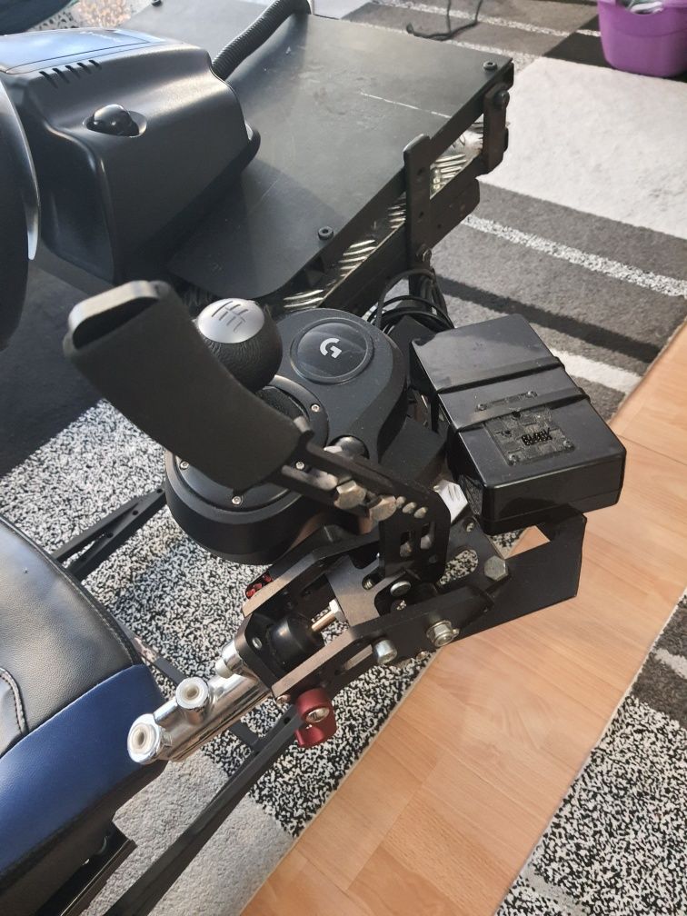 Stelaż sim racing *fotel kubełkowy*
