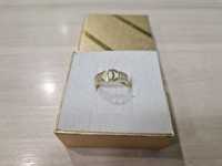 Nowy złoty pierścionek znaczek Chanel mały rozmiar PR 585