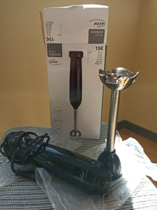 Йогутница Moulinex, Фритюрница Tefal,, блендер ножка, фен
Фритюрница T