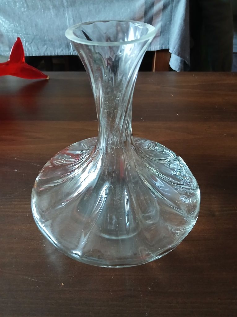 Piękna karafka na wino vintage