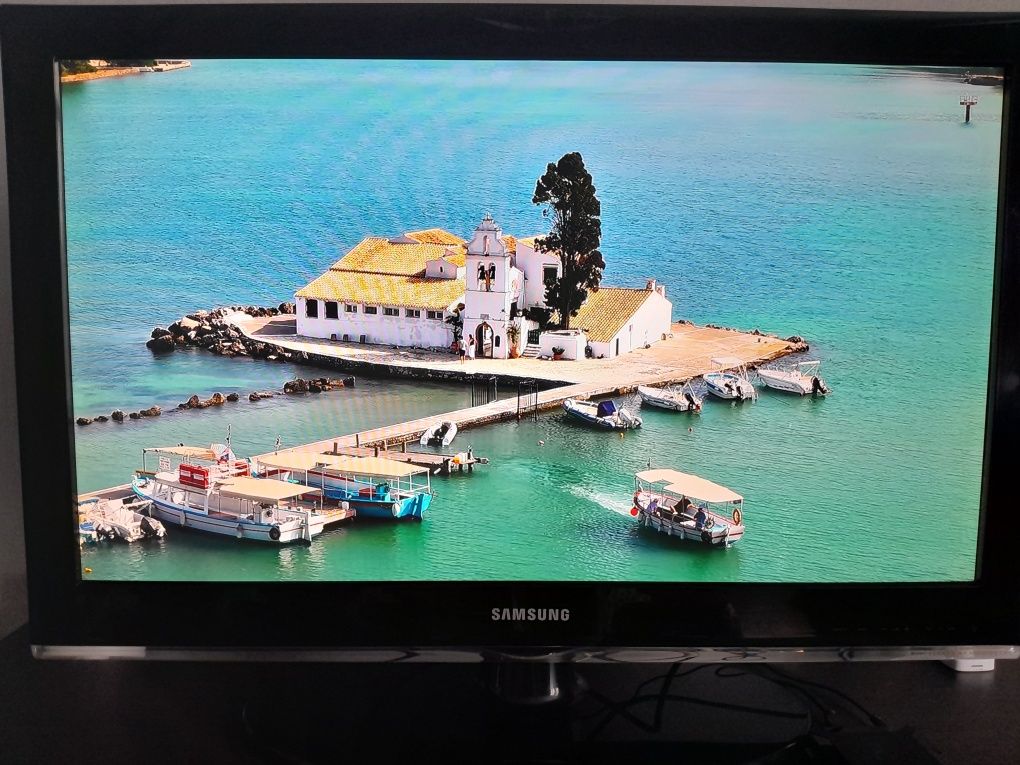 Телевизор Samsung 32"