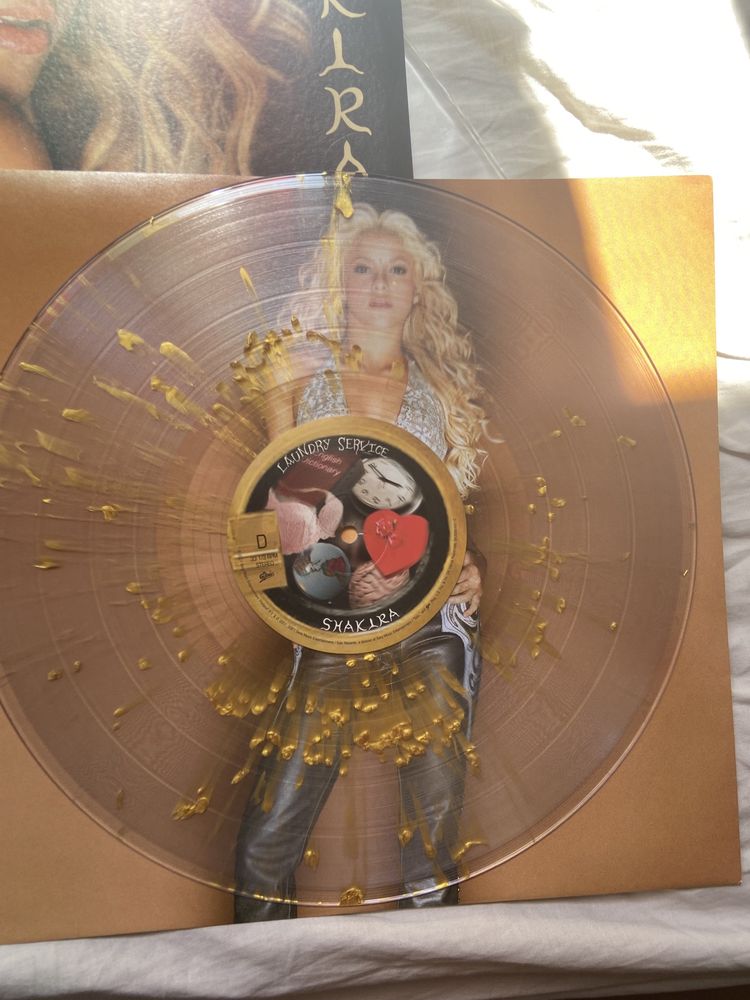 Vinil Shakira - Laundry Service (Urban Outfitter Exclusive)