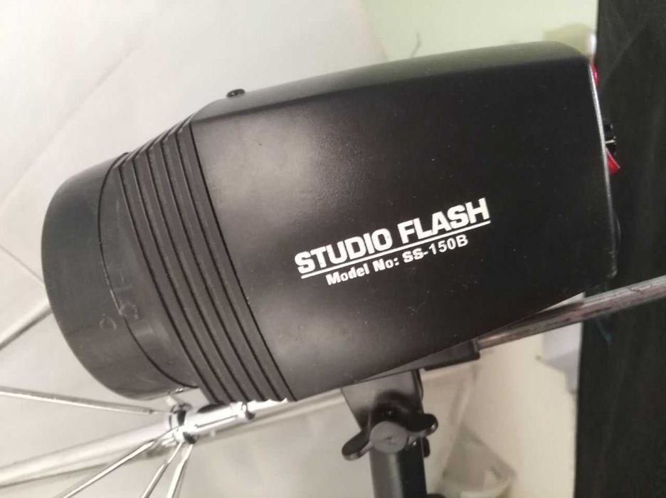 Набор студийного света Falcon Eyes SS на 3 вспышки + аксессуари