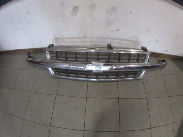 Grelha Friso Gre2978 CHEVROLET TAHOE 2002 5.3I 16V 290CV V8 5P VERDE FRT GRE PC FRT
