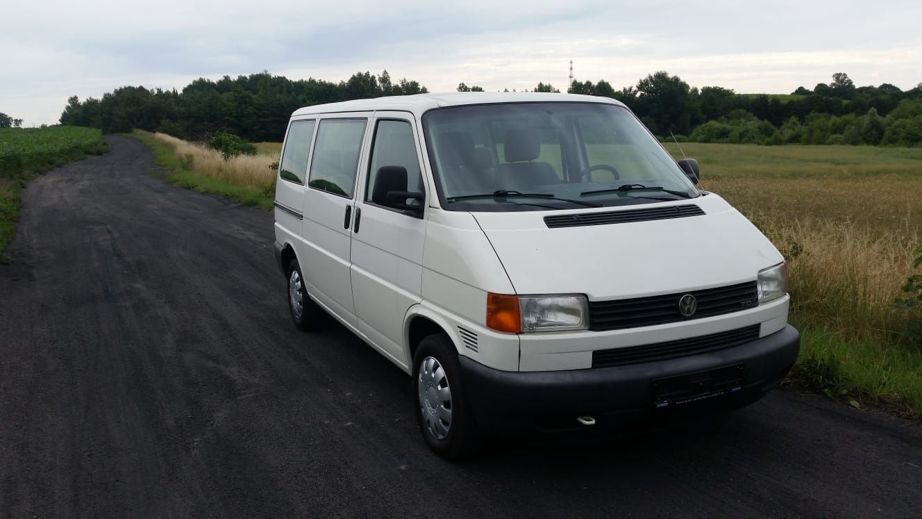 VW T4 Transporter 9-os. 2.5 TDI