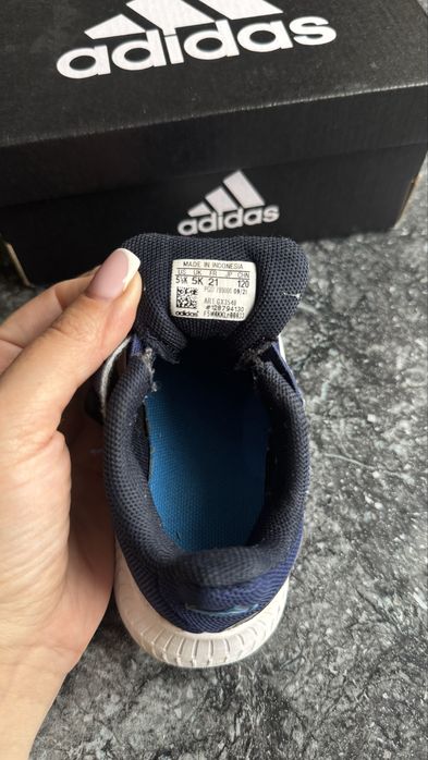 Дитячі кросівки adidas 21 розмір (повномірні)