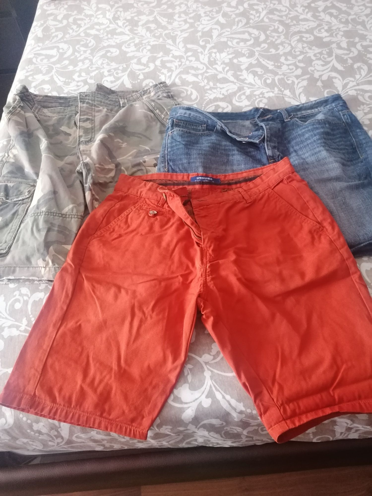 Calções multimarcas, beneton 15eur, Springfield10 eur e primark 5eur
